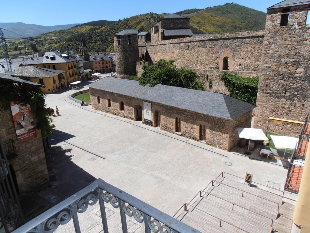 Hostal Virgen De La Encina Ponferrada Kamer foto