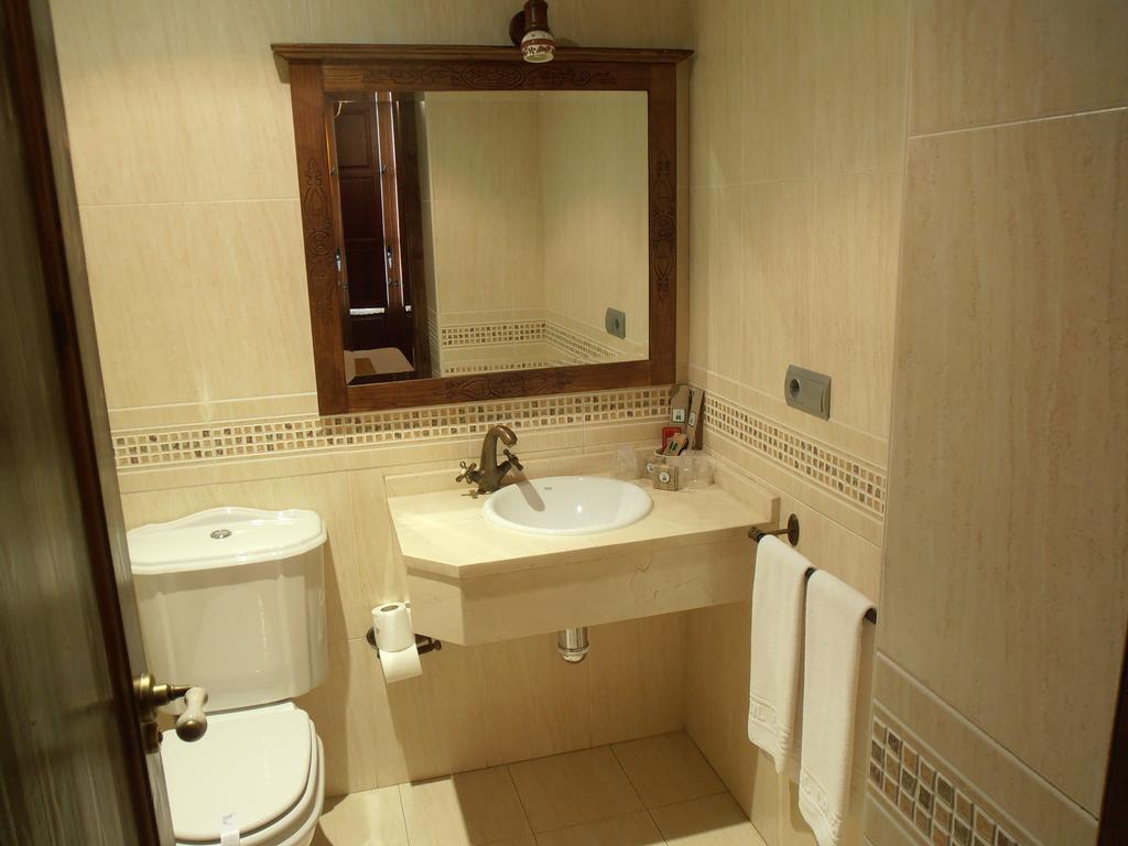 Hostal Virgen De La Encina Ponferrada Kamer foto