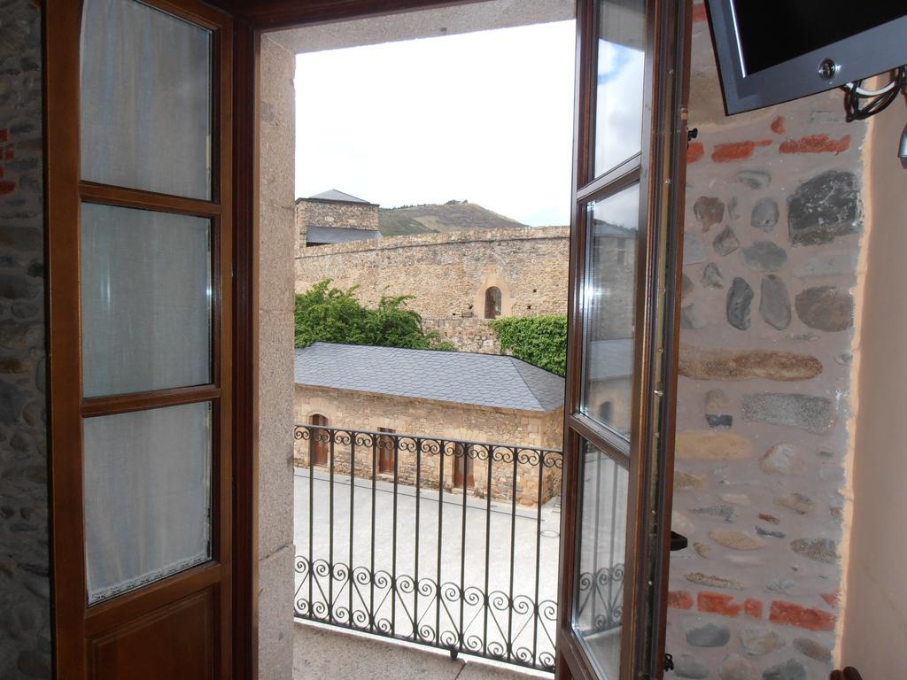 Hostal Virgen De La Encina Ponferrada Kamer foto