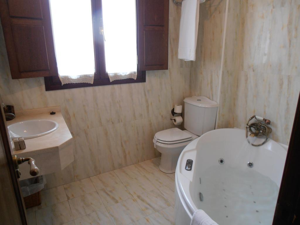 Hostal Virgen De La Encina Ponferrada Kamer foto